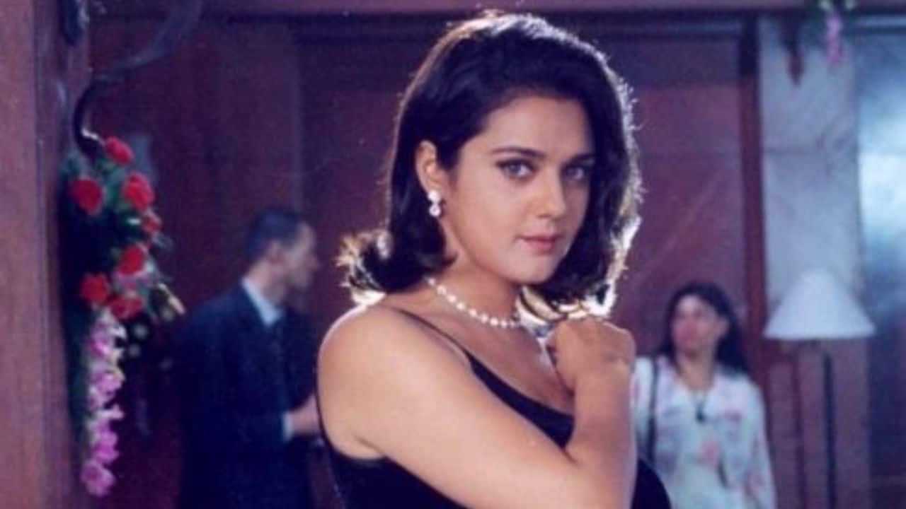 <strong>Laila – Kya Kehna (2000)</strong><br />A fearless portrayal of a teenage single mother. The film broke taboos and established Preity as a risk-taker.