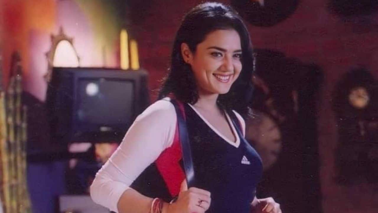 Priya – Dil Chahta Hai (2001) The modern, independent woman who didn’t settle for less. Effortless, cool and very early-2000s iconic.