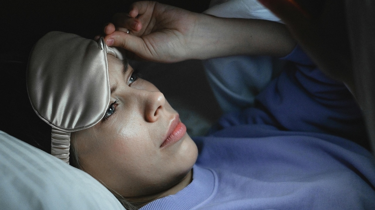 Women who work late in the night, sleep less are at higher risk of heart diseases, study says