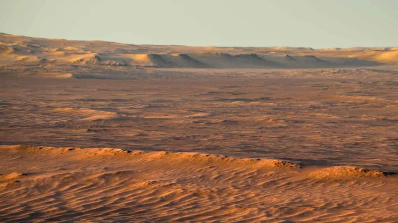 Perseverance Rover spots wave-shaped beach on Mars, hinting at a long-lost lake World