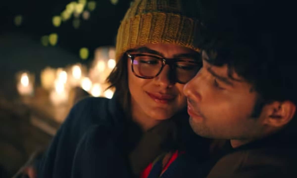 Do Deewane Seher Mein trailer: Siddhant Chaturvedi and Mrunal Thakur’s chemistry is all about magic 