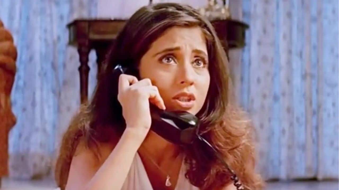 Reva – Kaun (1999) This role was a bold gamble. Confined largely to one location and driven almost entirely by performance, Urmila Matondkar kept audiences guessing till the end. Her ability to switch between fear, innocence and menace made Kaun unforgettable.