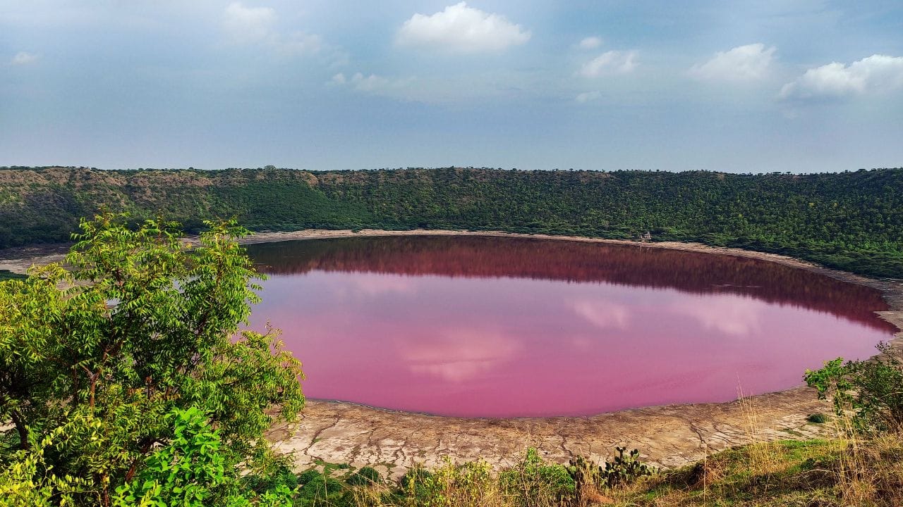 India has a lake that changes colour and was formed by a meteor 50,000 years ago, know where it is