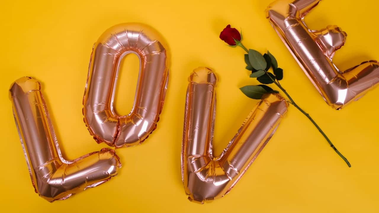 Rose day is celebrated on February 7 every year