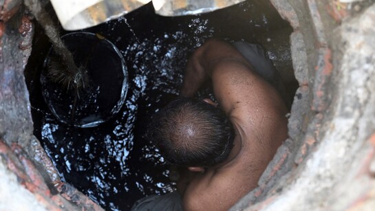 Pakistan’s crisis hits sewers as Maryam Nawaz threatens 10-year jail for manhole cover theft | WATCH
