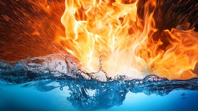 Scientists Reveal 207 Volcanoes Buried Under Antarctic Ice (Image: Canva)