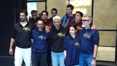 Directed by Rakeysh Omprakash Mehra, Rang De Basanti tells the story of a group of young Indians inspired by freedom fighters. 