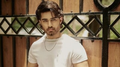 It is being reported that actor Roshan Meka is set to play the lead role in an upcoming Telugu romantic comedy. 
