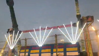 Several people were injured after a swing collapsed at the Surajkund mela
