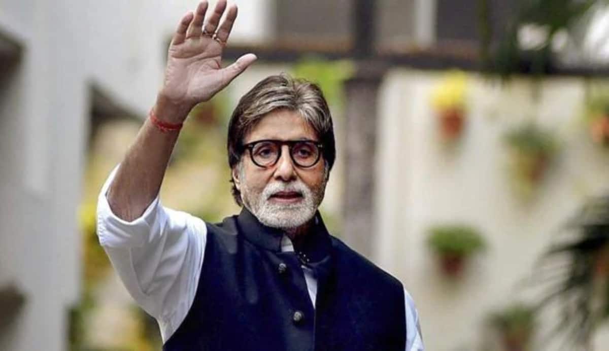 Amitabh Bachchan skips his Sunday fan meet outside Jalsa, shares reason with followers