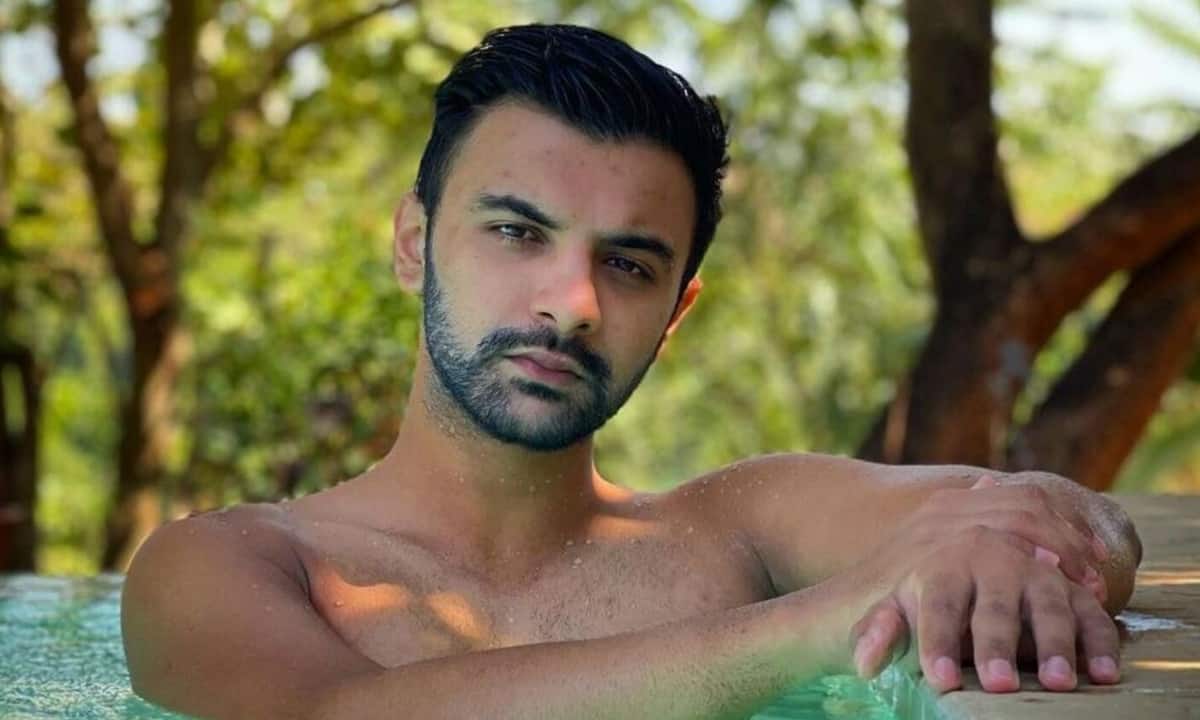 Vidhu Vinod’s son Agni Dev Chopra dismisses reports of registering for psl 2026, calls claims fake and misleading