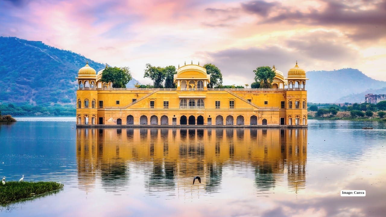 10. Jaipur, India Jaipur’s forts, palaces and pink-hued streets are lighting up Valentine’s feeds in 2026. From rooftop dinners overlooking Hawa Mahal to heritage hotel stays, the city delivers romance wrapped in colour, culture and history. What to explore: Hawa Mahal viewpoints, Amer Fort, heritage havelis, rooftop dining, evening city walks.