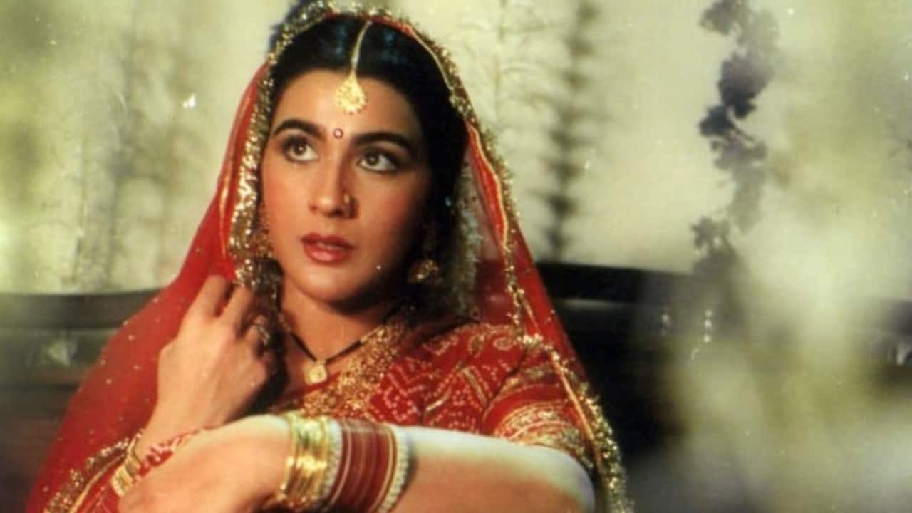 Single mom After separating from Saif in 2004, Amrita single-handedly handled parenting responsibilities while staying away from media glare.