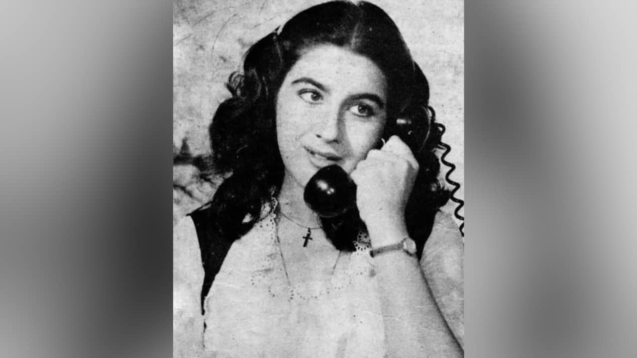 She made her Bollywood debut at just 21 Amrita Singh burst onto the big screen with Betaab in 1983 and became an overnight sensation, despite having no formal acting background.