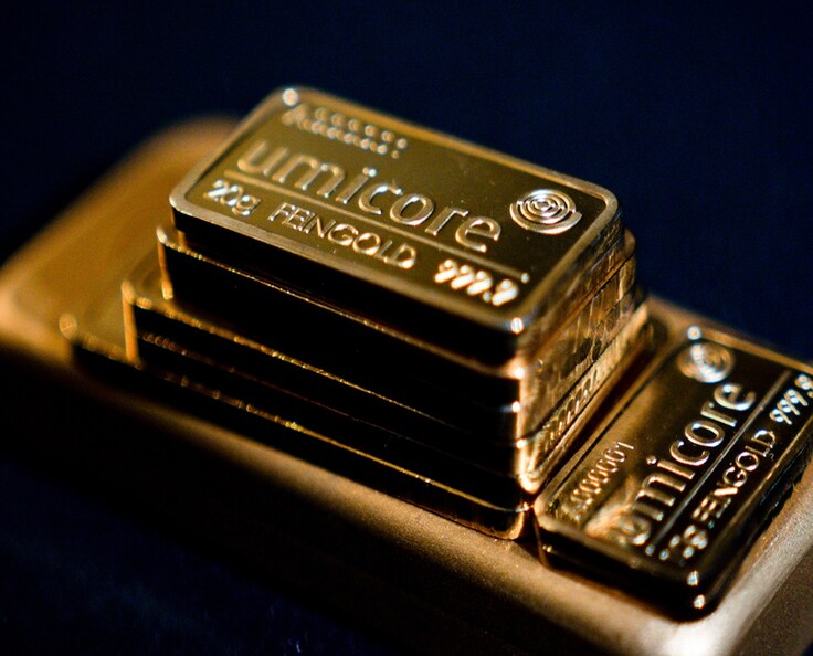 Gold holds above $5,000 as US data bolsters case for rate cuts