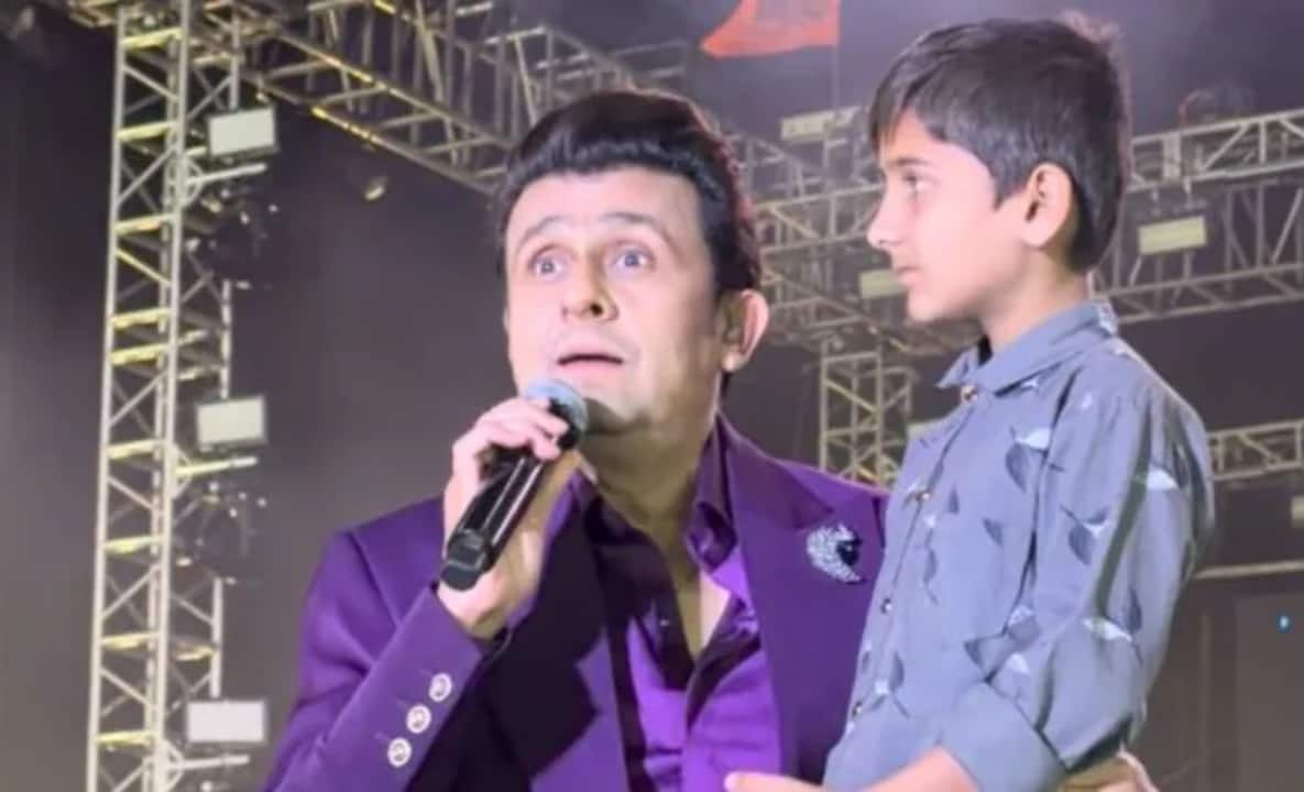 Sonu Nigam’s fun way to help a lost child find his uncle in Hubballi concert leaves the internet melting, watch