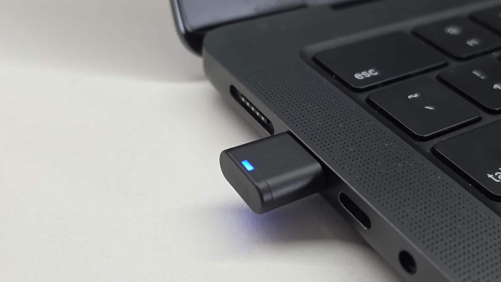 Dell Pro Plus earbuds