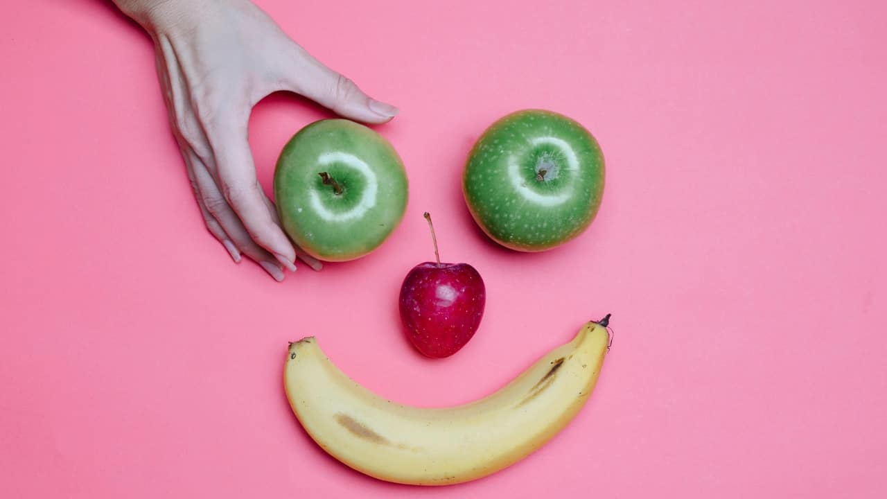 Banana or apple? What’s better for your blood sugar level and how much to eat