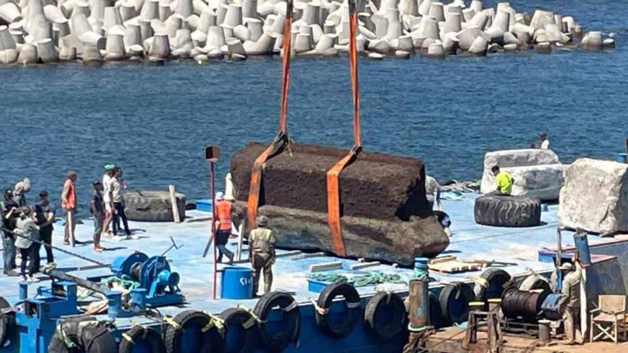 Some pieces of lighthouse weigh up to 170,000 pounds (77,000 kg). (Image: GEDEON Programmes / CEAlex)