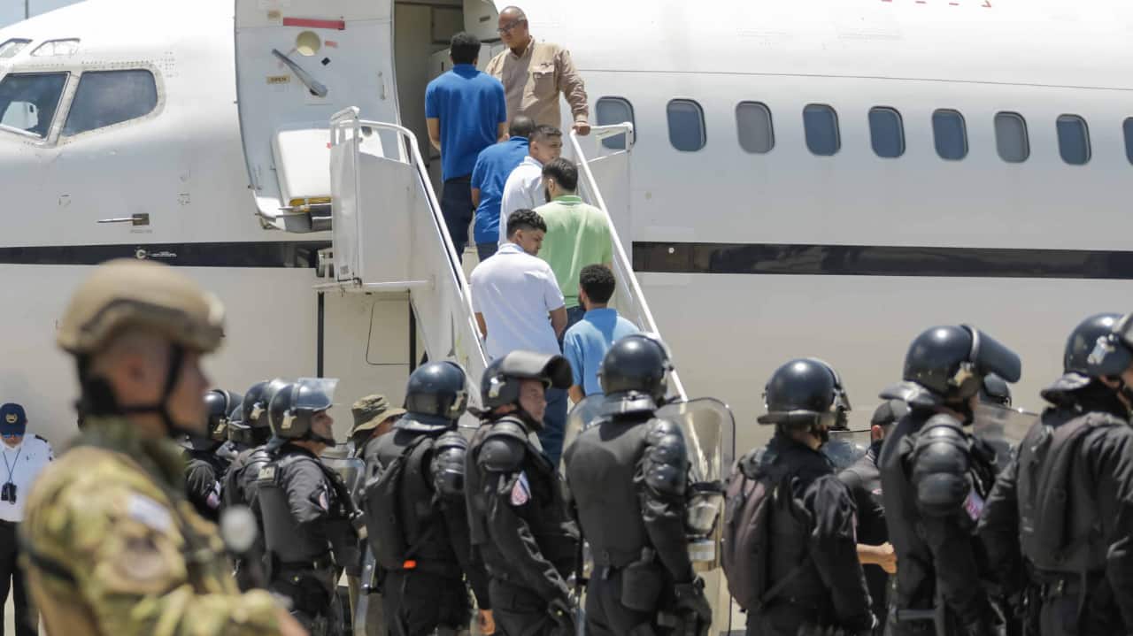 Judge orders US to take steps to return some deported migrants