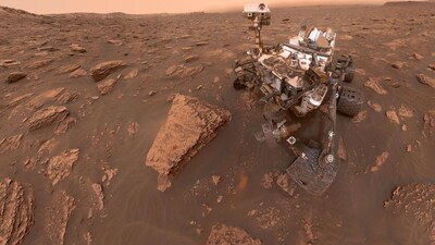 A self-portrait of NASA’s Curiosity rover taken on June 15, 2018, when a Martian dust storm had reduced sunlight and visibility at the rover’s location in Gale Crater. (Image: NASA)