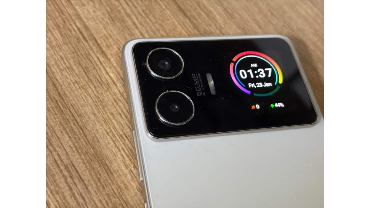Serviceable cameras, nothing more The 50MP rear camera performs decently in good lighting but struggles with texture retention and colour accuracy. Portraits and selfies show a noticeable smoothing effect, while low-light shots appear grainy compared to rivals like the Moto G96.