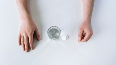 Iron supplements fight anaemia — but too much can be dangerous. What parents should know after the Chandrapur school incident. (Image: Pexels) 
