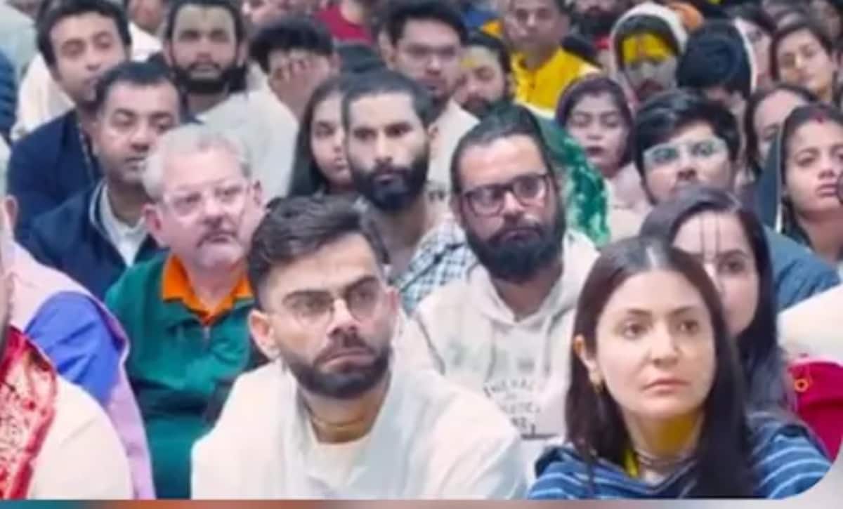 Anushka Sharma and Virat Kohli seek spiritual blessings from Premanand Maharaj in Vrindavan