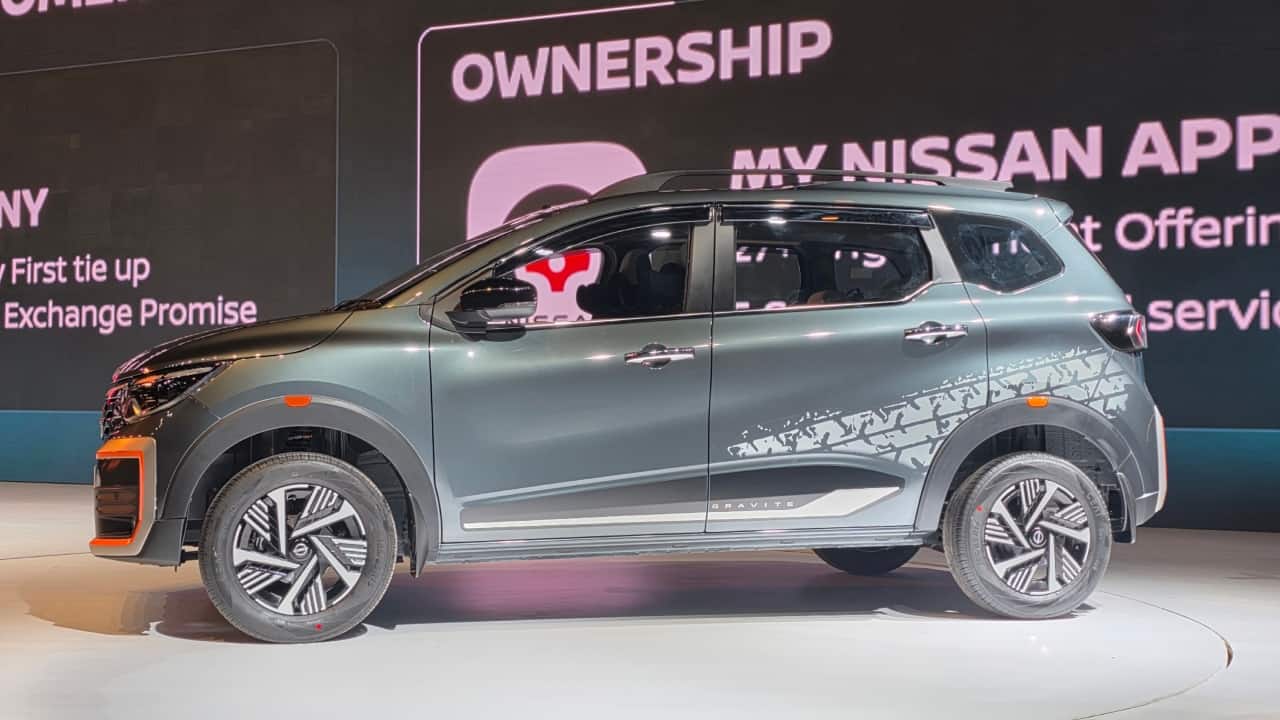 Nissan Gravite Side