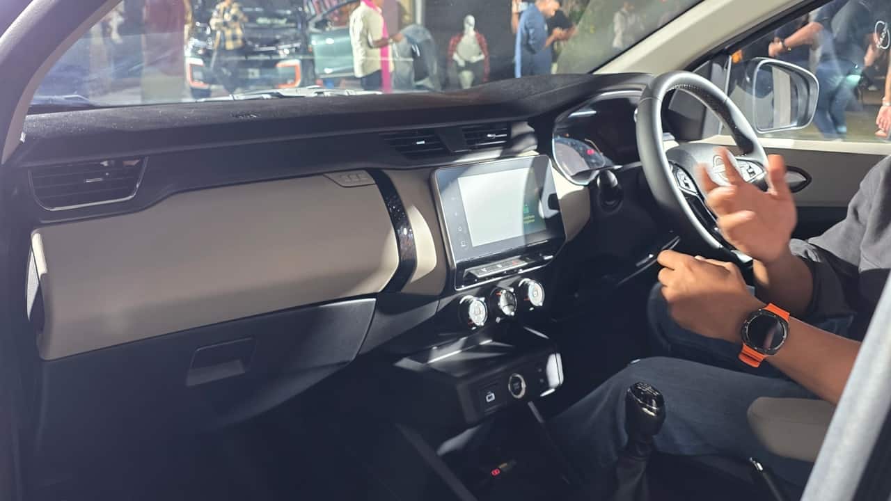 Nissan Gravite Cabin
