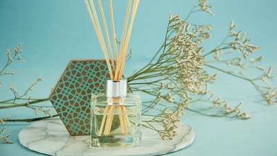 Reed diffusers are often used in luxury hotels for elevating guest experience. These are designed to release continuous scent into a room (Image: Pexels)