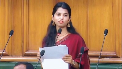 'Dhritarashtra, Duryodhana': Bihar MLA Maithili Thakur’s epic swipe at Lalu-Tejashwi | Watch