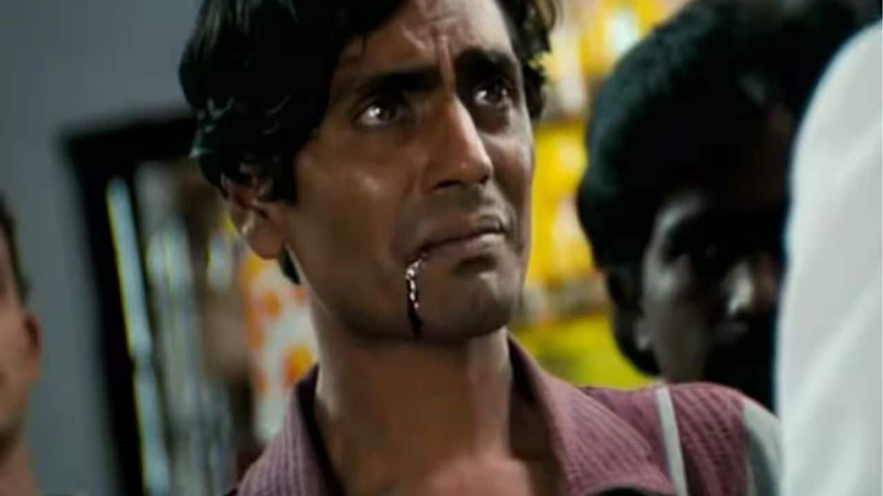 Munna Bhai M.B.B.S. Few remember that Nawazuddin Siddiqui appeared in Munna Bhai M.B.B.S. Even in a film packed with memorable characters, his brief part stood out for its authenticity, proving that even limited screen time could leave an impression.