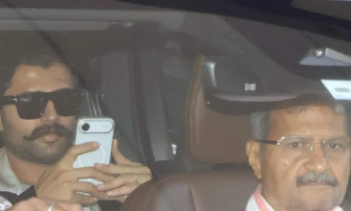 Vijay Deverakonda’s father Govardhan Rao and brother Anand arrive in Udaipur ahead of his wedding with Rashmika Mandanna