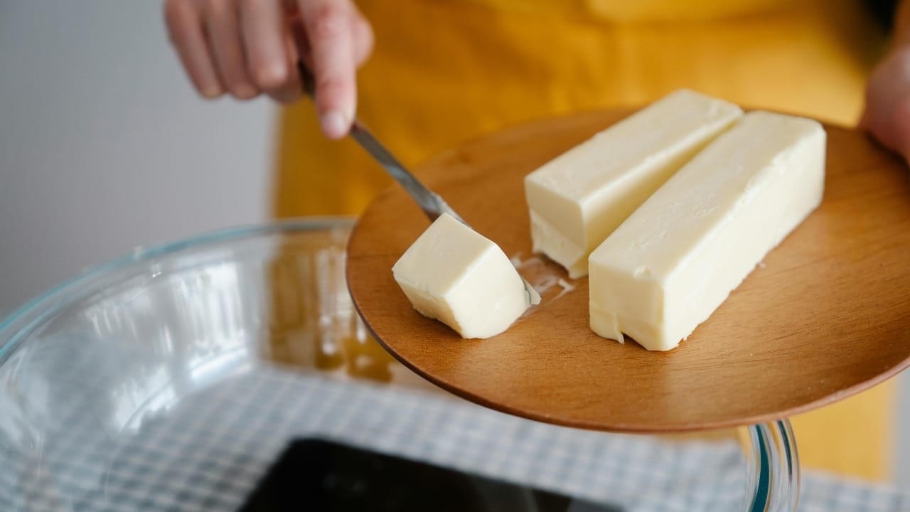Does eating butter before bed help you sleep? Nutritionist explains the truth