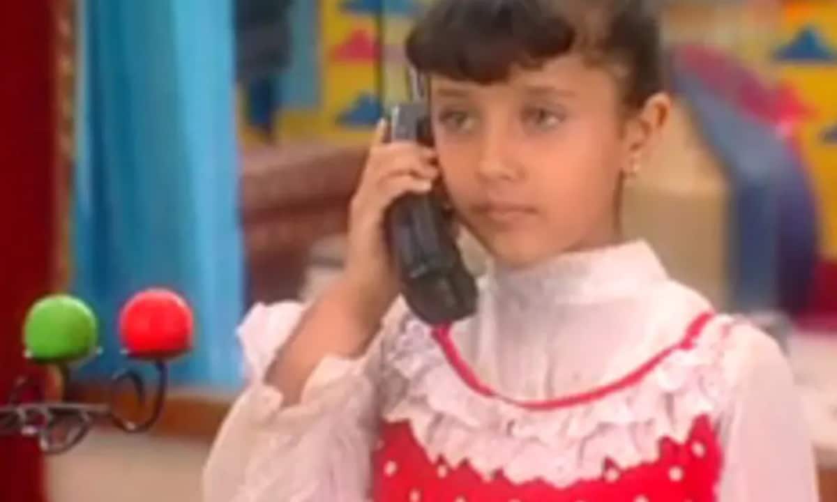 Karishma Kaa Karishma – Based on Small Wonder A sci-fi comedy adapted from the 1980s American sitcom Small Wonder, this show centred on a family living with a robot daughter. It blended family humour with futuristic elements for Indian viewers.
