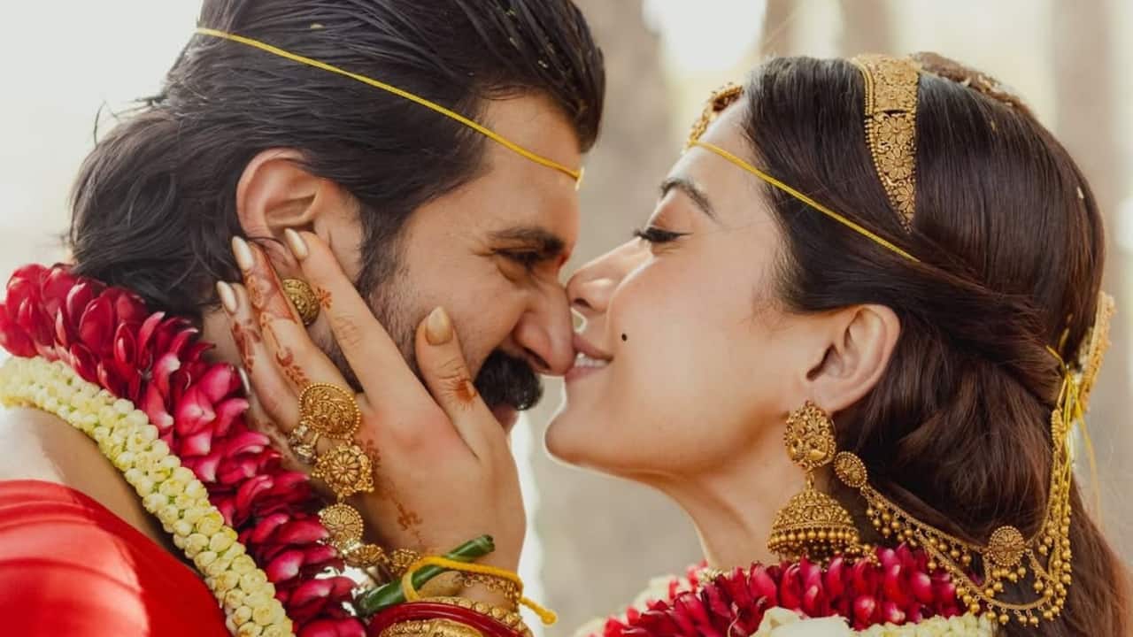 Vijay Deverakonda and Rashmika Mandanna meet fans, Arjun Reddy actor reveals it was his wife who proposed first