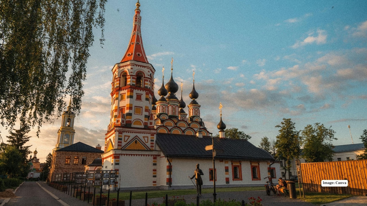 5. Suzdal Part of Russia’s famed Golden Ring, Suzdal feels frozen in time. Wooden houses, onion-domed churches and centuries-old monasteries dominate the skyline. With no high-rise buildings and minimal traffic, it offers a glimpse into medieval Russia and Orthodox religious heritage.