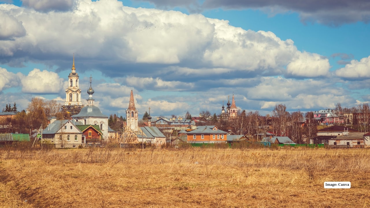 10. The Golden Ring towns Beyond Moscow and Saint Petersburg lie historic towns such as Vladimir, Sergiev Posad, Rostov Veliky and Kostroma. Collectively known as the Golden Ring, these towns are dotted with monasteries, kremlins and white-stone cathedrals that showcase early Russian architecture.