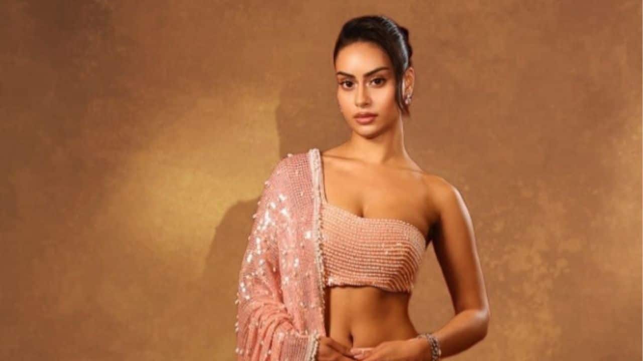 Nysa Devgan channels Kareena Kapoor’s Poo in a stunning Manish Malhotra lehenga with a modern twist, see here