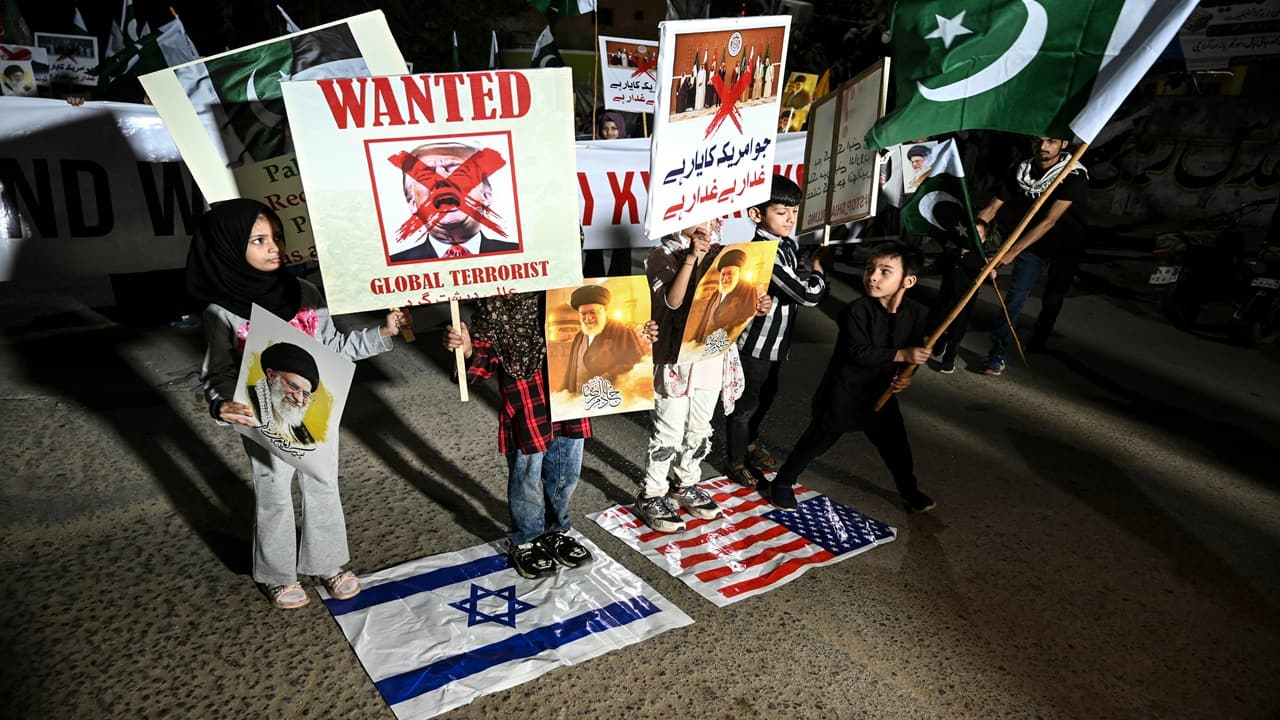 Eight killed, 20 injured as pro-Iran protesters storm US consulate in Karachi
