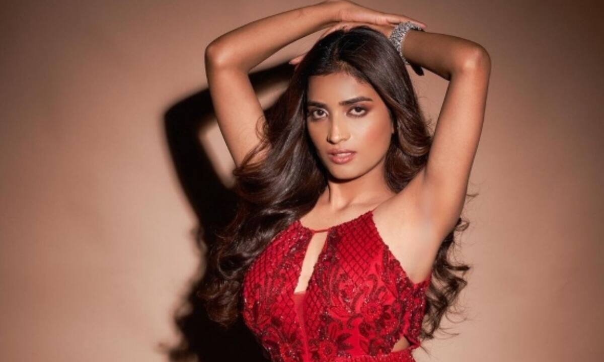 Manya Singh describes a scary ordeal as she’s stranded in Dubai amid missile strikes and flight suspensions