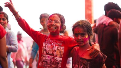 Rashes, eye irritation, and breathing issues are common post-Holi concerns for children. Here’s expert advice every parent must read. (Image: Pexels)