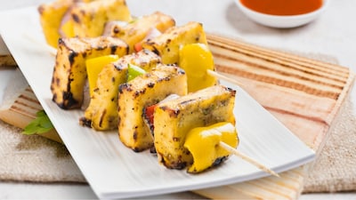 Fresh paneer has a slightly grainy yet soft structure that holds together when pressed. If it feels rubbery, excessively smooth, or oddly elastic, it may contain starch or synthetic binders (Image: Pexels)