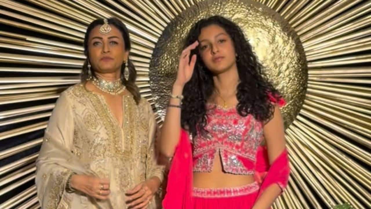 Namrata Shirodkar and Sitara Namrata Shirodkar made an elegant appearance alongside her daughter Sitara Ghattamaneni at the reception hosted by Rashmika and Vijay. Namrata exuded grace in a soft ivory sharara set detailed with delicate golden embroidery. Sitara brought a youthful vibrance to the evening in a bright pink lehenga adorned with intricate mirror and thread work, making for a striking mother-daughter moment.