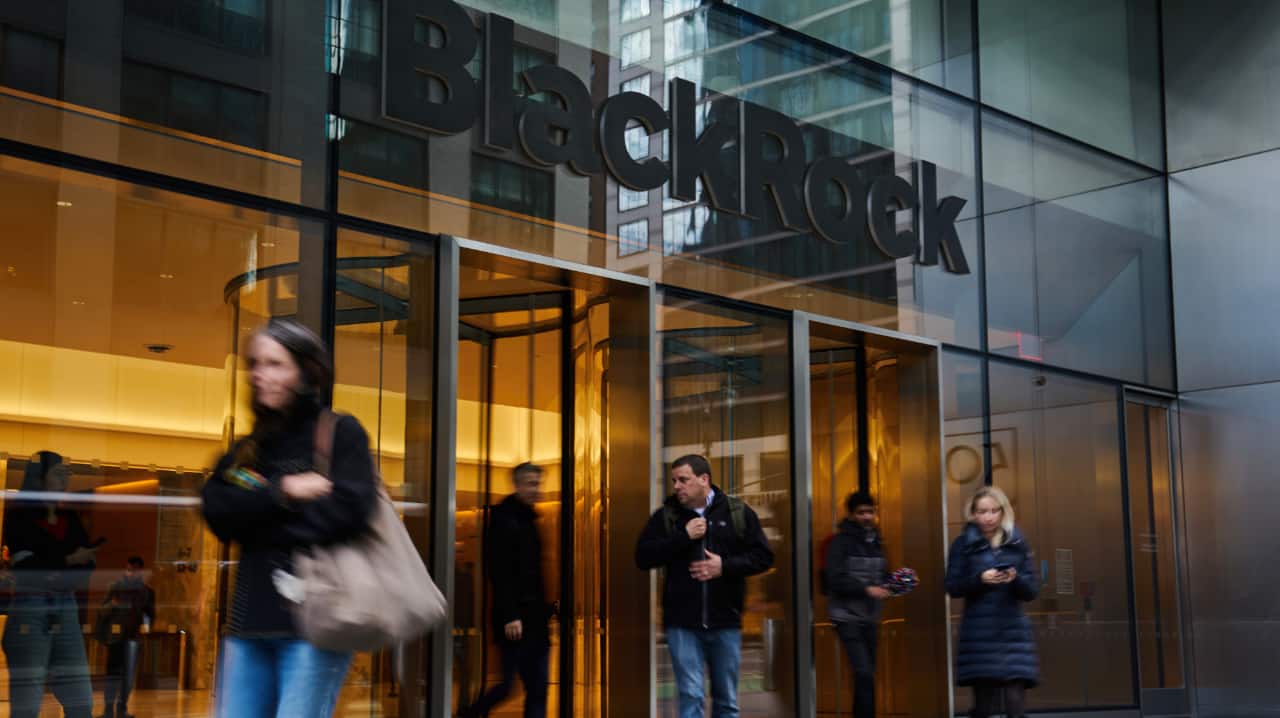 BlackRock’s $26 billion private credit fund limits withdrawals