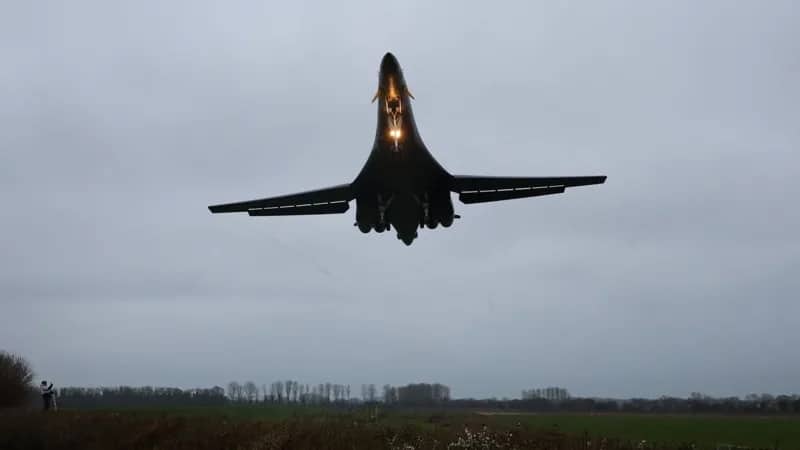 US fast-tracks B-21 bomber as tanker strain and crash risks raise war readiness concerns