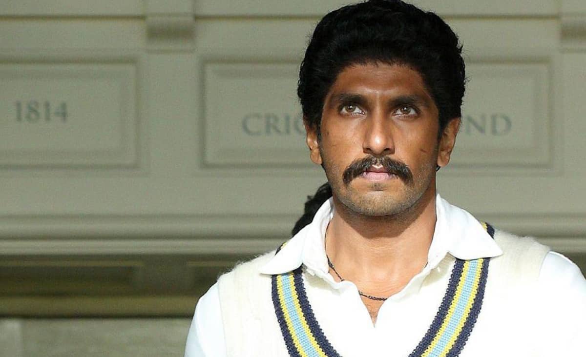 Kapil Dev – ’83 (2021) Ranveer thrilled both critics and cricket lovers with his portrayal of Indian cricket legend Kapil Dev. He studied the cricketer’s style of speech, his body language and bowling style to portray the iconic captain to near perfection on screen. The performance has captured the essence of India’s historic 1983 World Cup win.