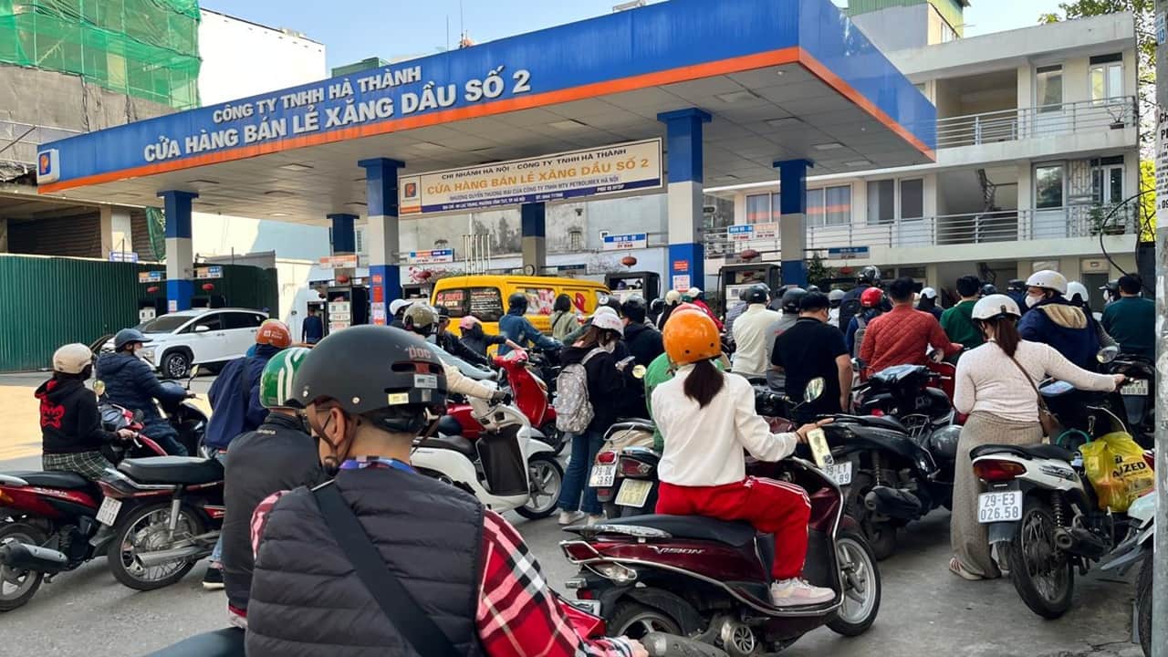 Asia’s fuel crunch forces four-day weeks and school closures