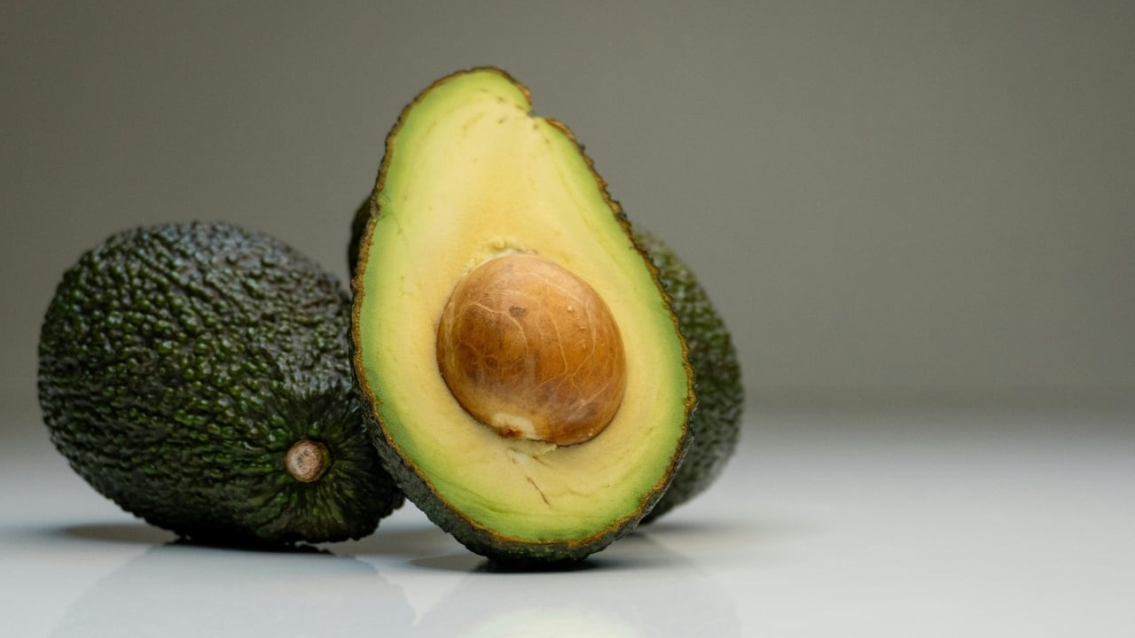 8 best foods that give a natural glow to skin, slow down signs of ageing
